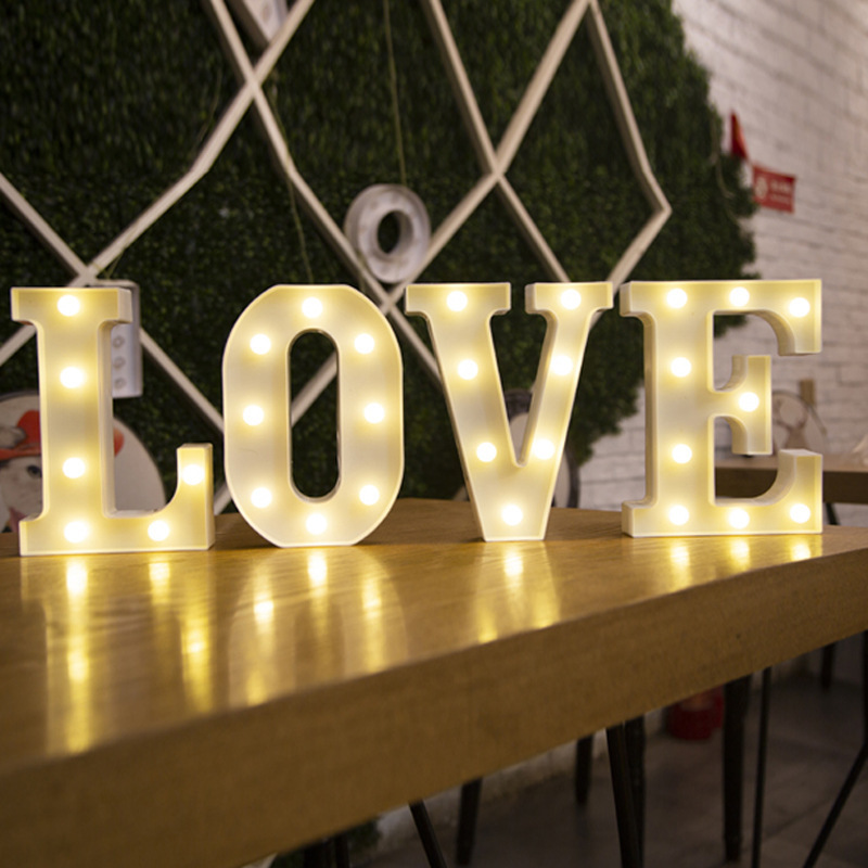 Quiet Luxury Lifestyle - Luxus Alphabet Buchstaben LED Lichter Leuchtende