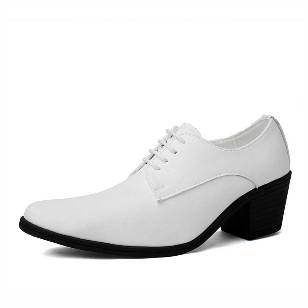 Luxury Lifestyle Travel - Das kleine Aussehen erhöht die Luxus-Designer-Turnschuhe