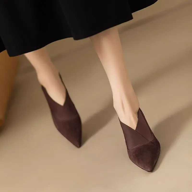 Luxury Lifestyle Products - Sommermode, spitze High Heels aus Wildleder,