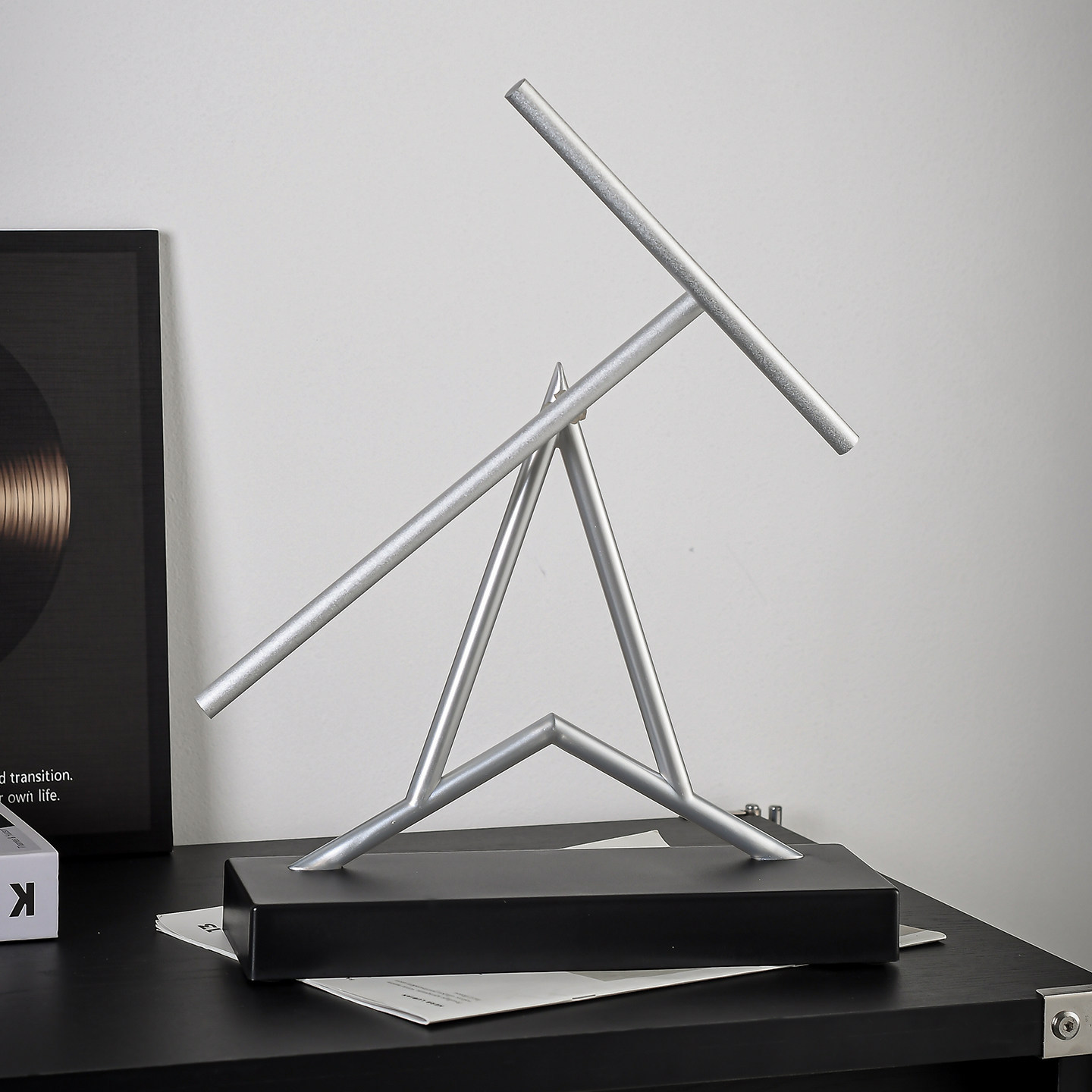 Quiet Luxury Lifestyle - Neues Iron Man Chaos-Pendel Newtons Wiege-Modell