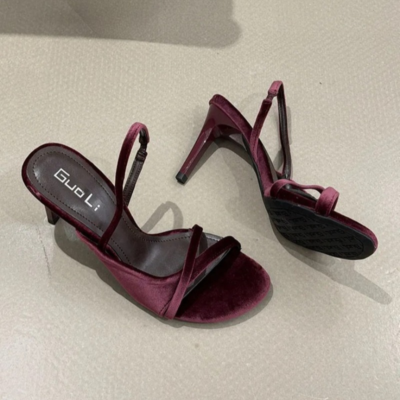 Luxuriöse Samt-Damenschuhe mit – Luxury Lifestyle Products Bewertung und Preis